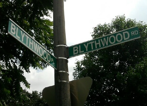 The main road from this location is a branch intersects with King St *four* times.